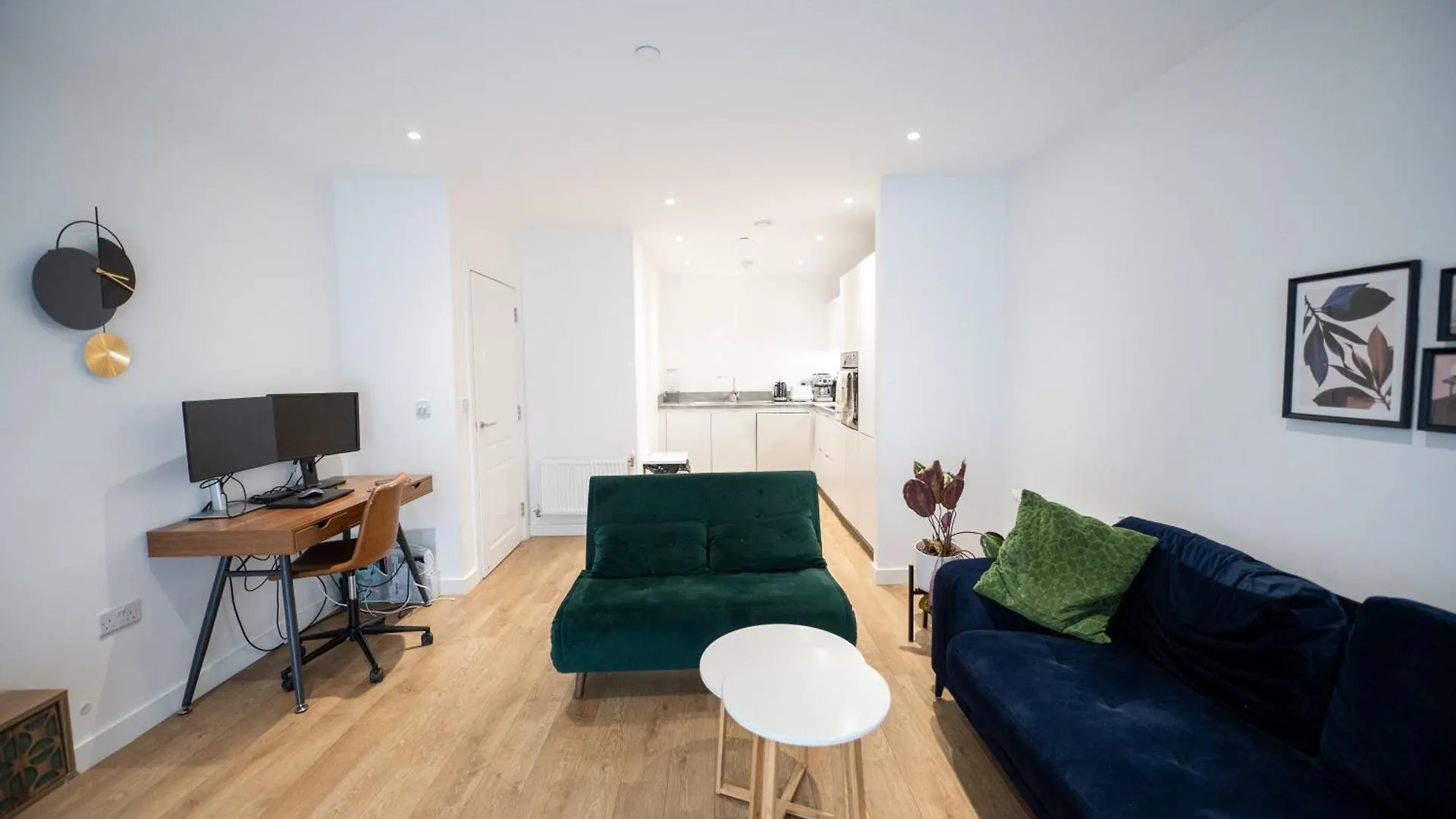 Stylish 1-Bed Near Canary Wharf London