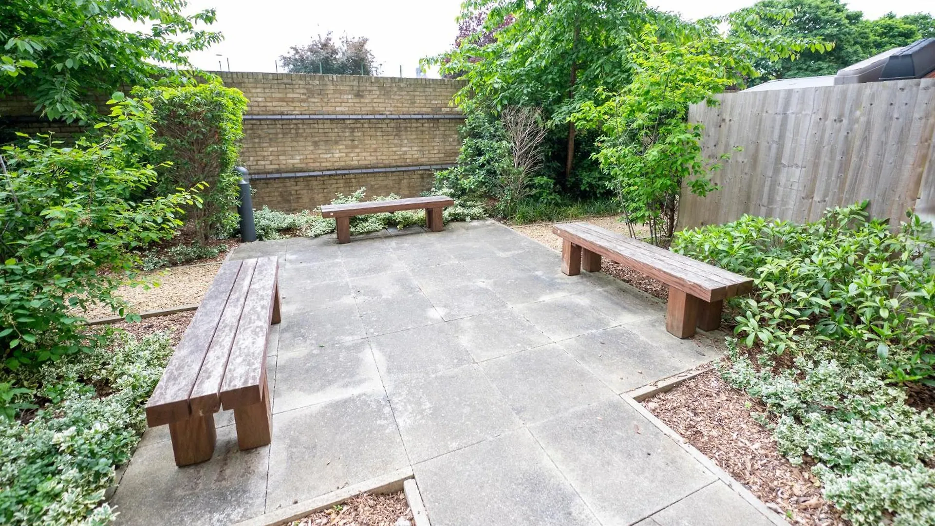 Stylish 1-Bed Near Canary Wharf London Apartment